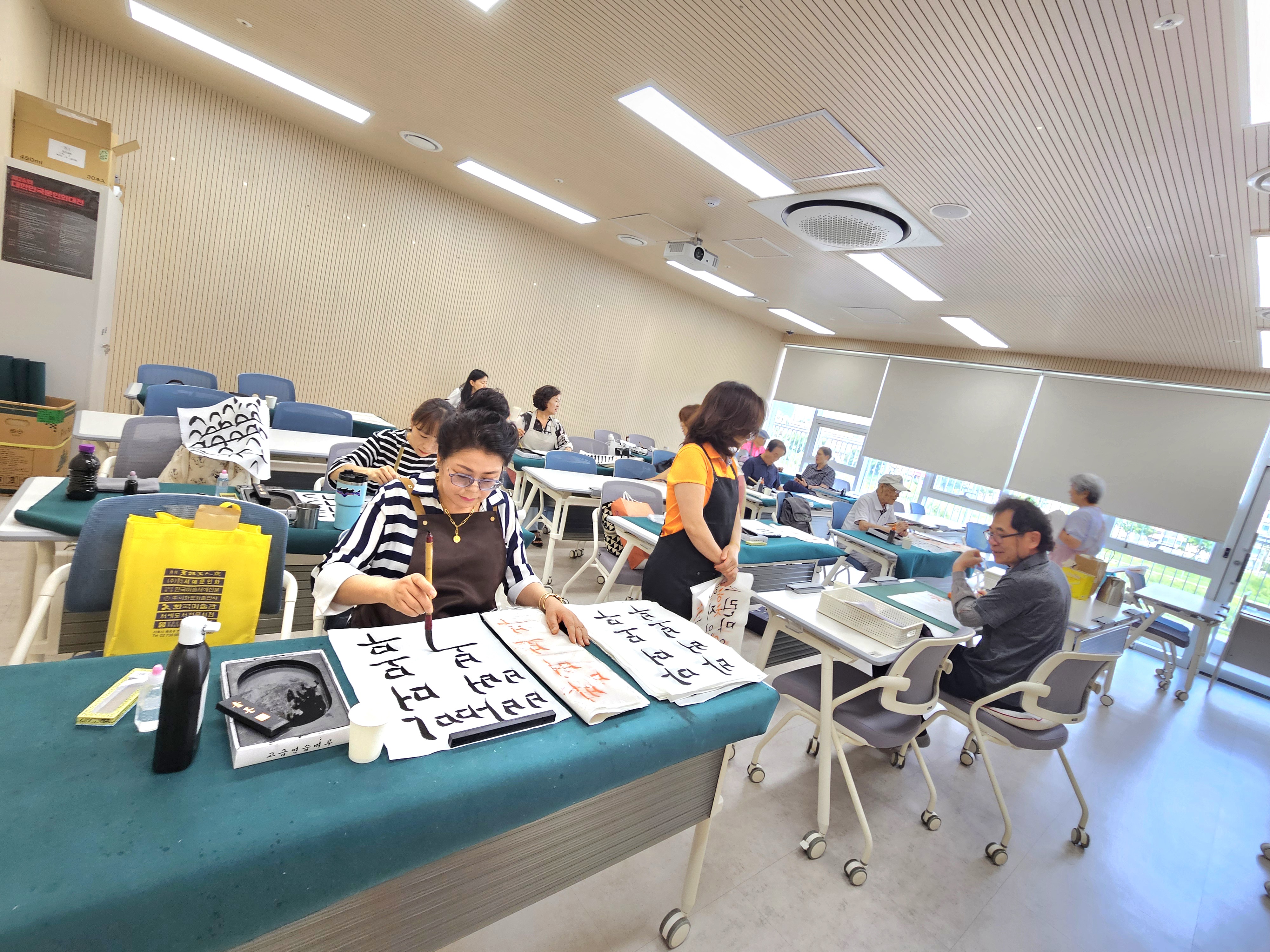 25 문화학교 3분기 한글서예5.jpg