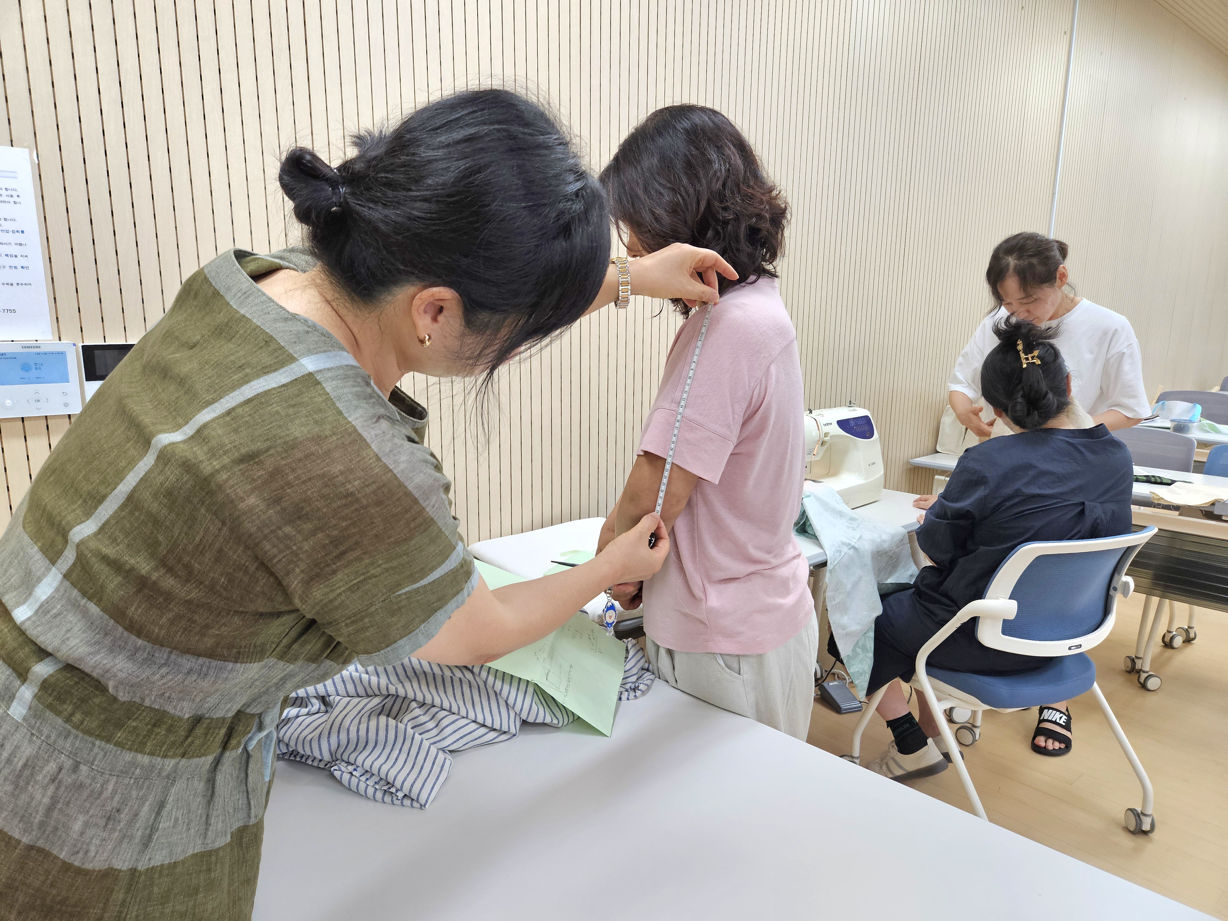 25.07.22.신한복4.jpg